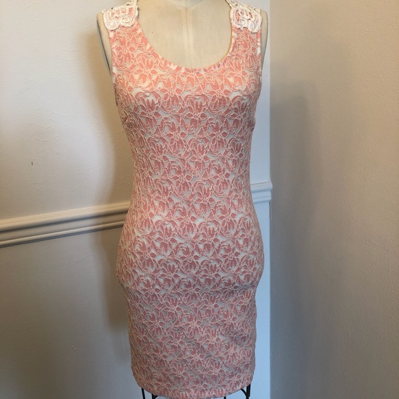 Dress peach color and cream - Picture 3 of 4